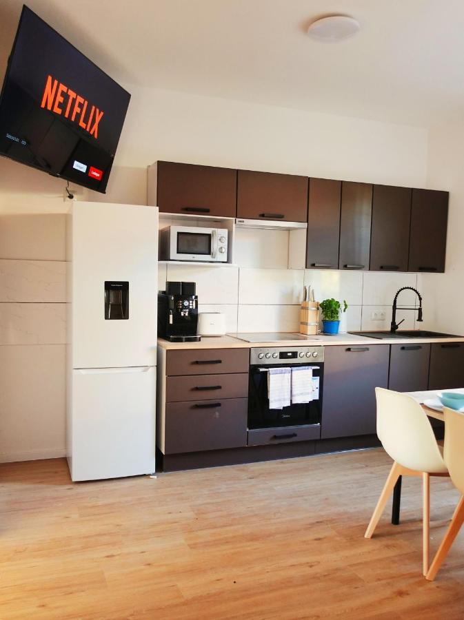 Luvono - 2 Schlafzimmer / Netflix / Disney+ Apartment